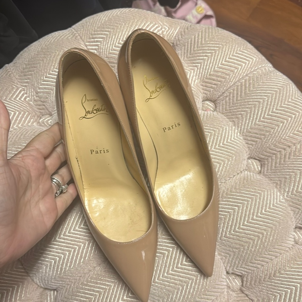 Patient nude leather Christian Louboutin pumps